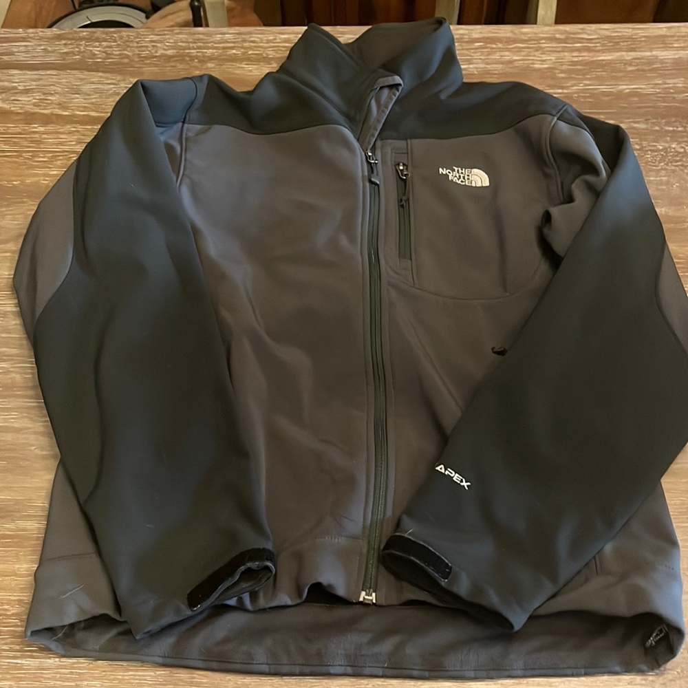 Men’s North Face soft shell jacket